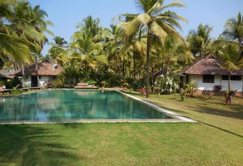 Hotelli Kanan Beach Resort