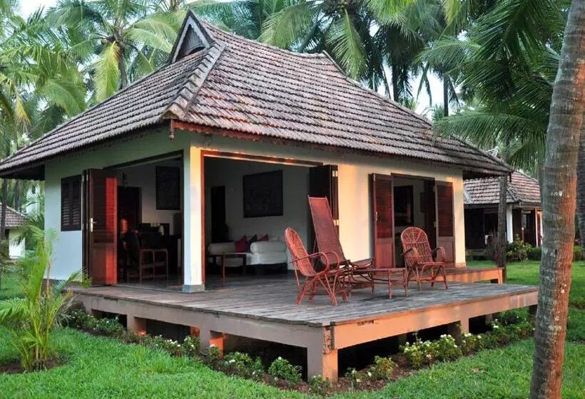 Hotelli Kanan Beach Resort