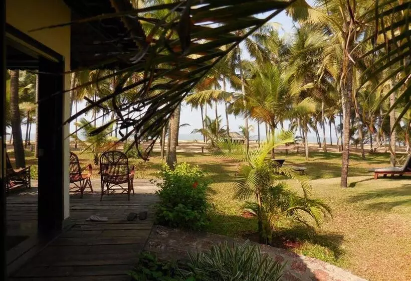 Hotelli Kanan Beach Resort