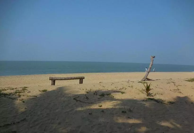 Hotelli Kanan Beach Resort