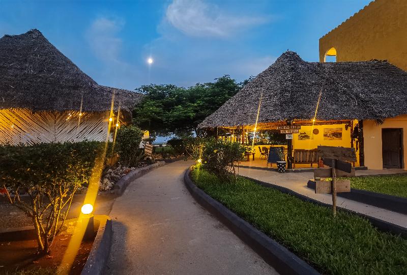 فندق Reef & Beach Resort