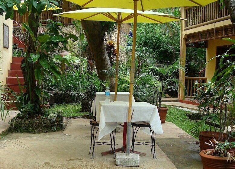 Hotel Sun Garden Hilltop Resort