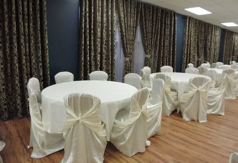 モーテル Airport Inn