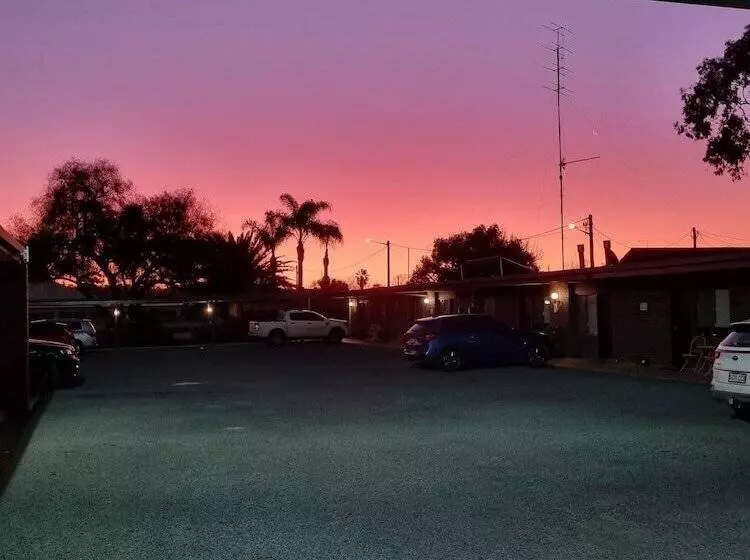 汽车旅馆  Bidgee Motor Inn