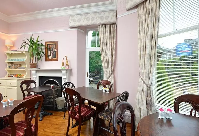 Pensão Oakfold House