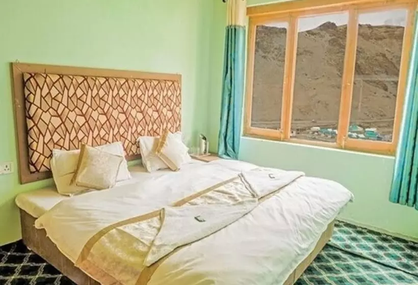 Tih Tsomoriri Hotel Lake View