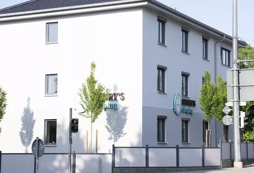 Retkeilymaja Henrys Sleeping Am Augsburger Eiskanal