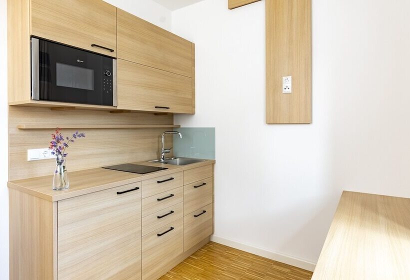 Retkeilymaja Henrys Sleeping Am Augsburger Eiskanal