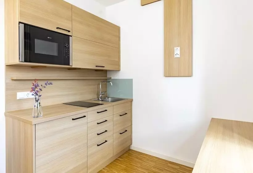 Retkeilymaja Henrys Sleeping Am Augsburger Eiskanal