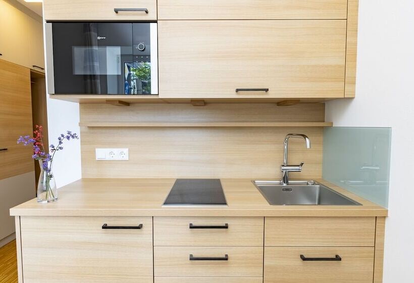 Retkeilymaja Henrys Sleeping Am Augsburger Eiskanal