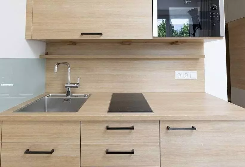 Retkeilymaja Henrys Sleeping Am Augsburger Eiskanal