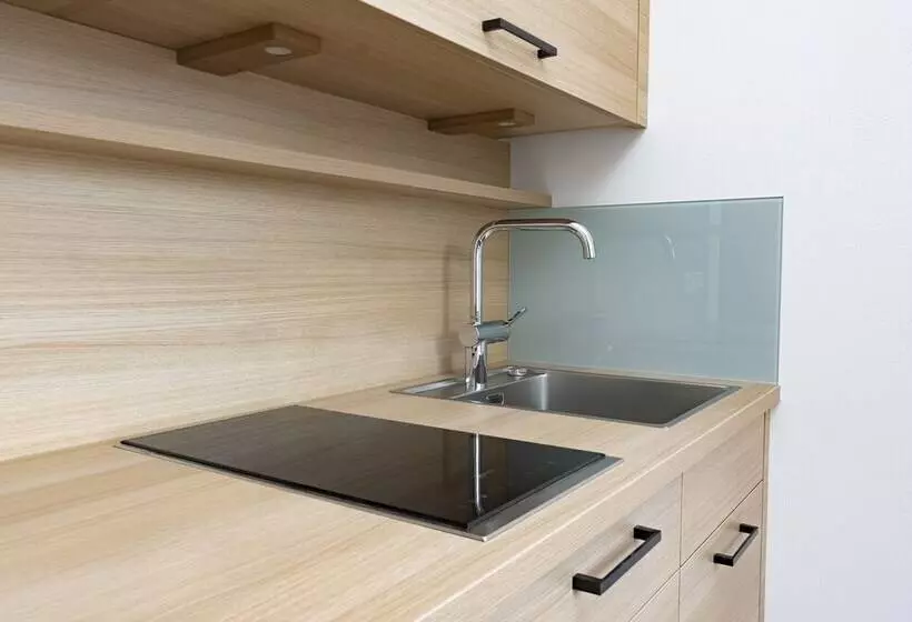 Retkeilymaja Henrys Sleeping Am Augsburger Eiskanal