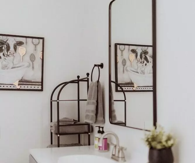 Aamiaismajoitus (B&B) Happy Trails West