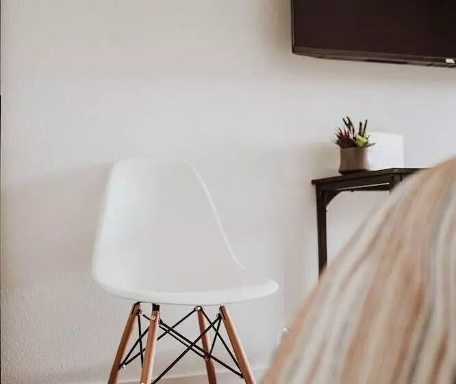 Aamiaismajoitus (B&B) Happy Trails West