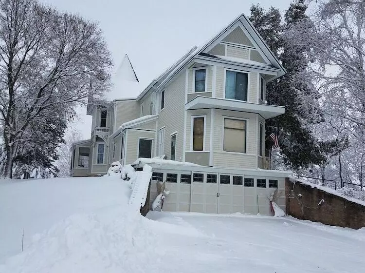 ベッドアンドブレックファースト Oaklawn Inn