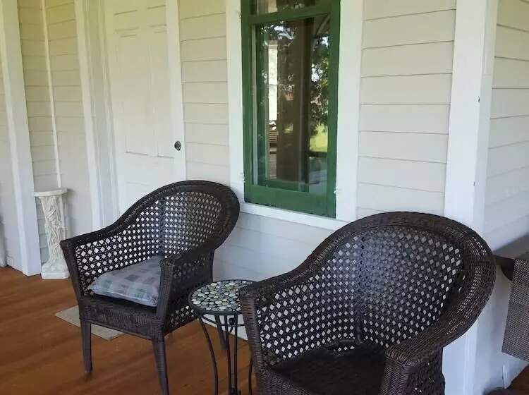 ベッドアンドブレックファースト Oaklawn Inn