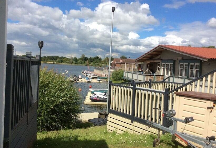 호텔 Lovely 4 Berth Caravan On 7 Lakes Country Park At Crowle North Lincolshire