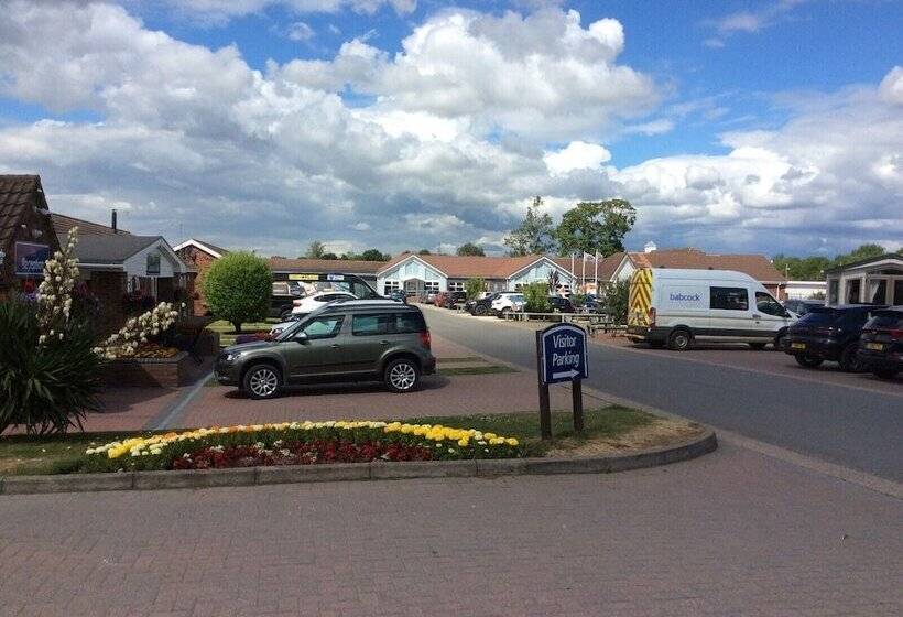 호텔 Lovely 4 Berth Caravan On 7 Lakes Country Park At Crowle North Lincolshire