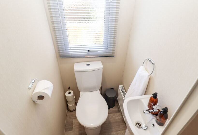 호텔 Lovely 4 Berth Caravan On 7 Lakes Country Park At Crowle North Lincolshire