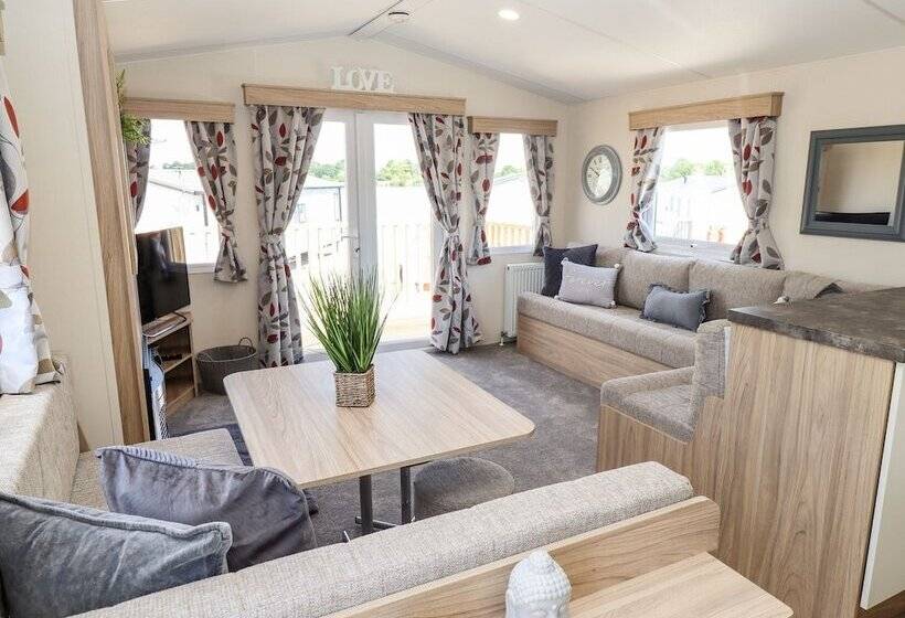 호텔 Lovely 4 Berth Caravan On 7 Lakes Country Park At Crowle North Lincolshire