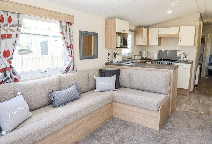 호텔 Lovely 4 Berth Caravan On 7 Lakes Country Park At Crowle North Lincolshire