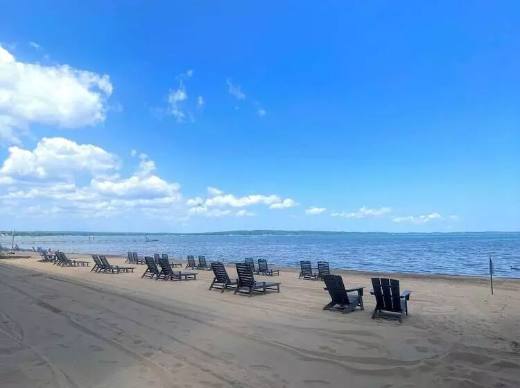 Hotelli Alexandra Inn