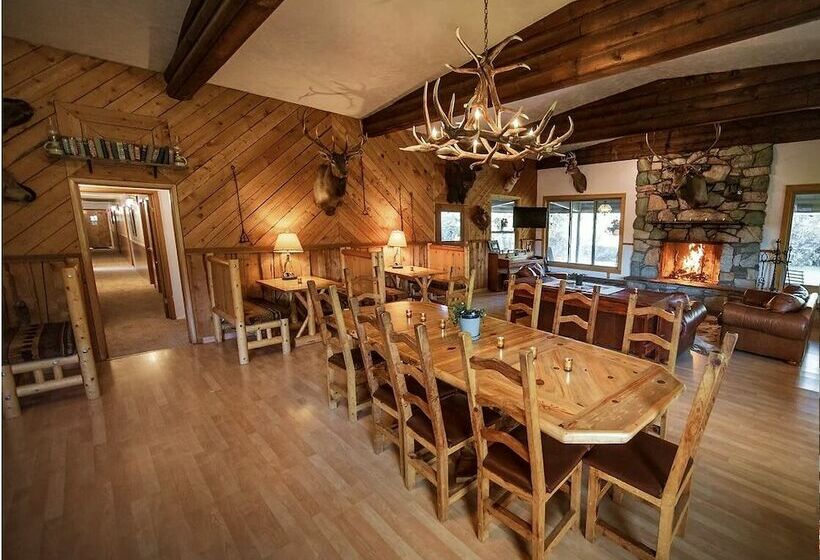 Отель Boulder Lake Lodge