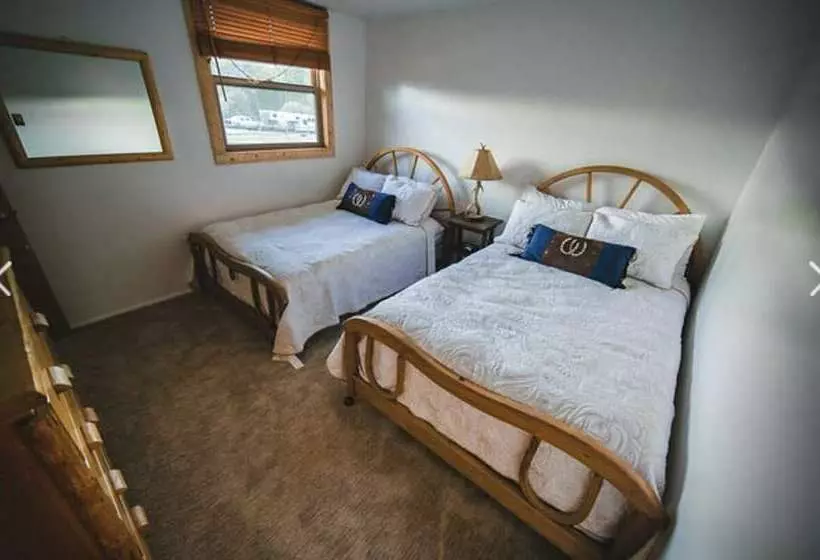 Hotelli Boulder Lake Lodge