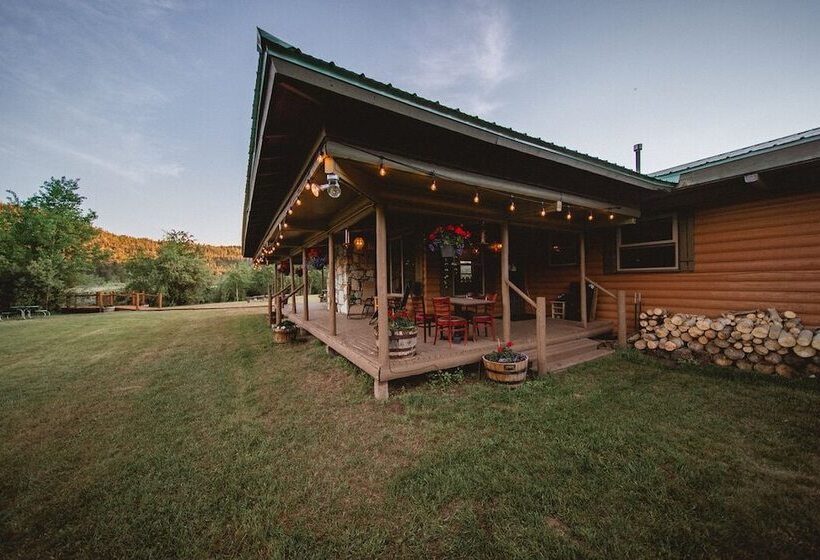 Отель Boulder Lake Lodge