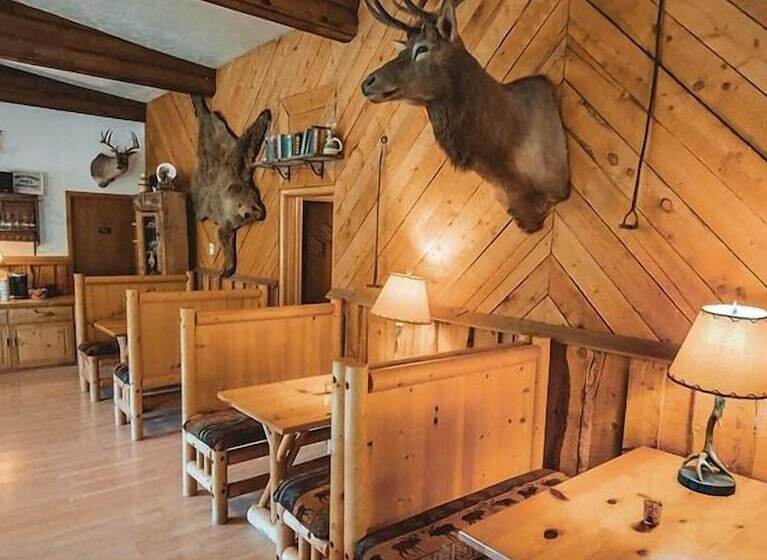 Отель Boulder Lake Lodge