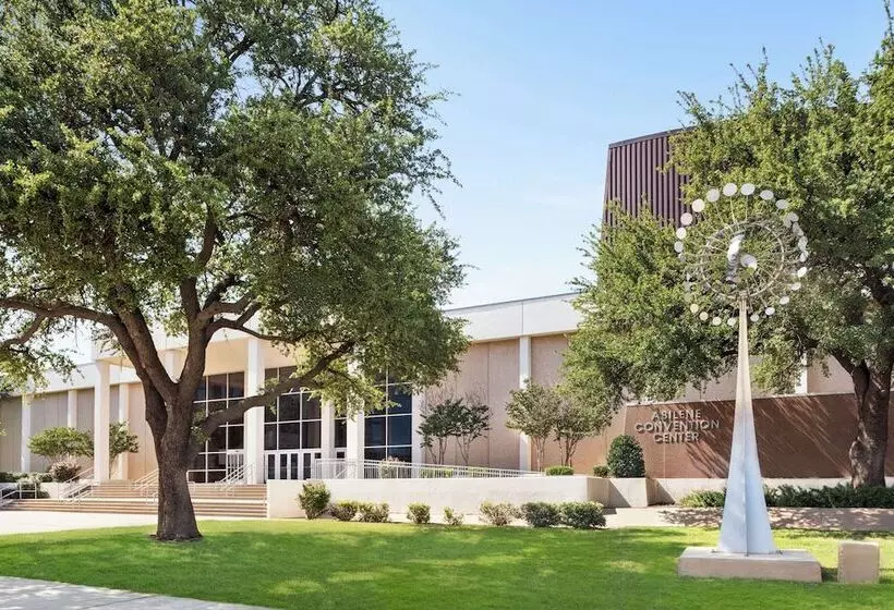 Hotelli Doubletree By Hilton Abilene Downtown Convention Center