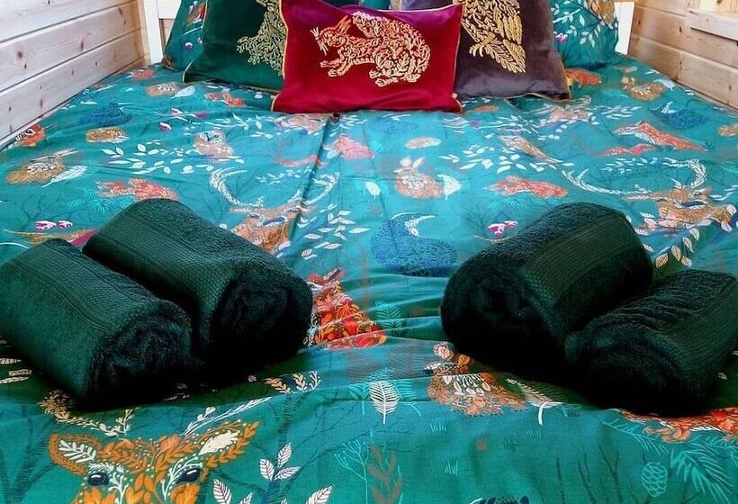 בית מלון כפרי Forester S Retreat Glamping Cambrian Mountains