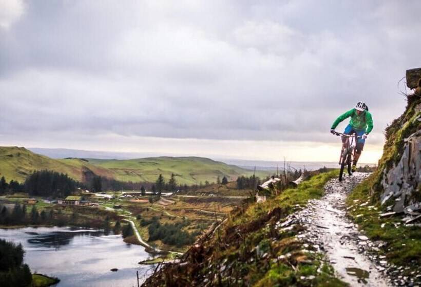 בית מלון כפרי Forester S Retreat Glamping Cambrian Mountains