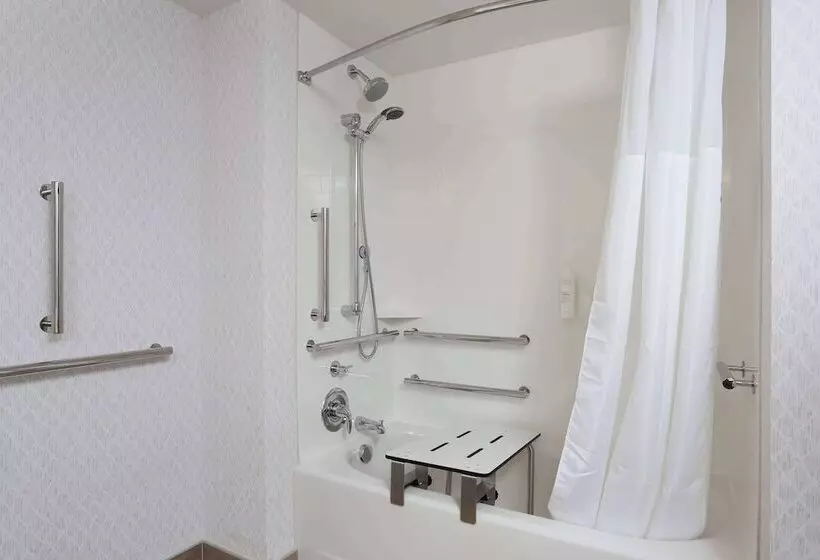 Hotelli Hampton Inn & Suites Manistee Waterfront