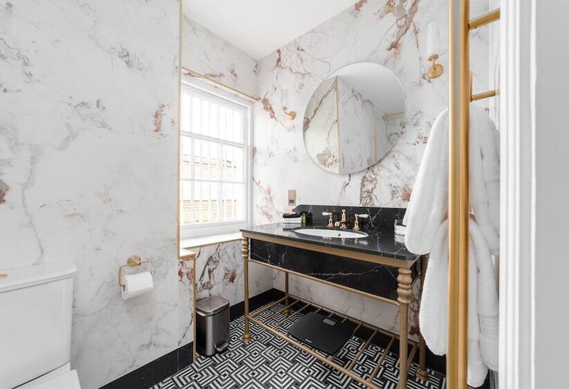 Отель No.4 Carlton