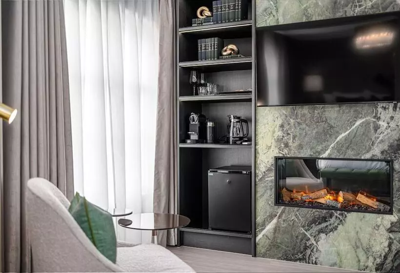 Hotelli No.4 Carlton