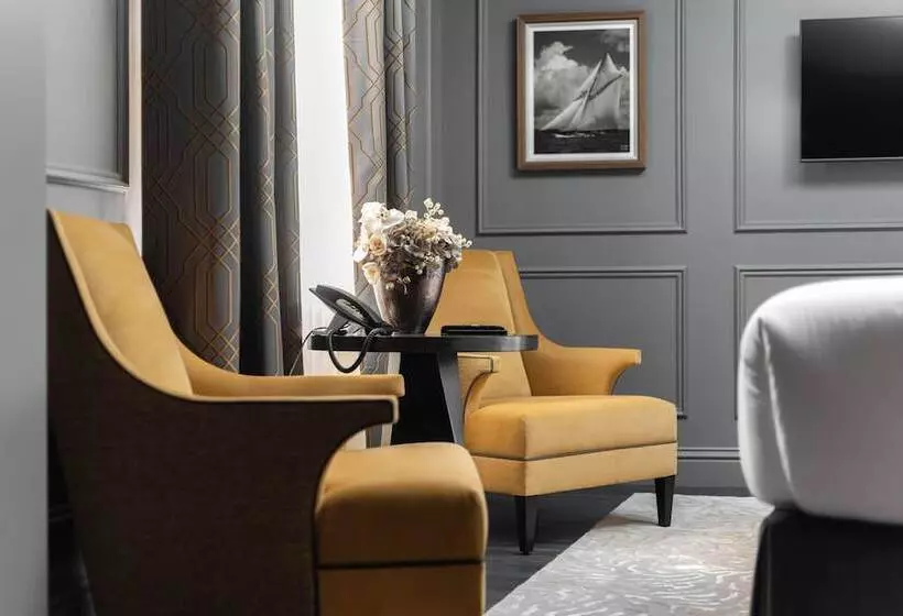 Hotelli No.4 Carlton