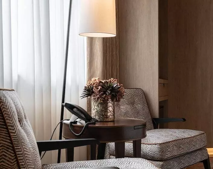 Hotelli No.4 Carlton