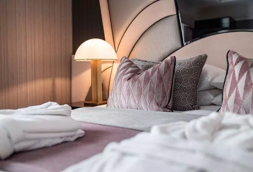 Hotelli No.4 Carlton