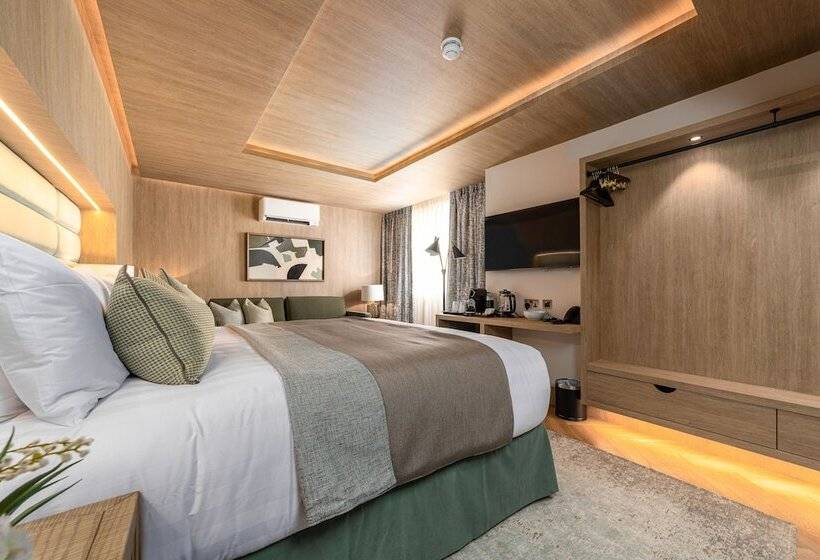 Отель No.4 Carlton