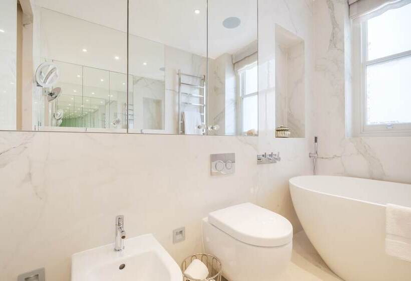 پانسیون Luxury Home With 3 Bed 2 Bath In London