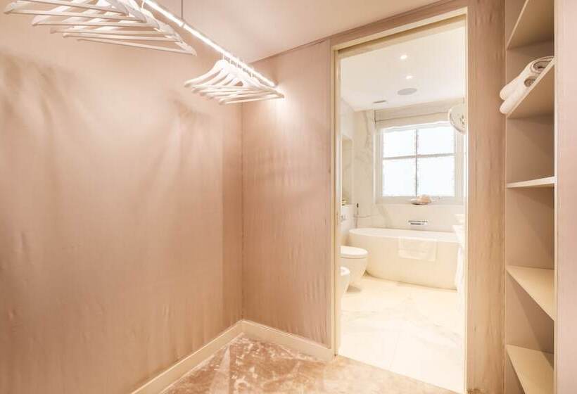 پانسیون Luxury Home With 3 Bed 2 Bath In London