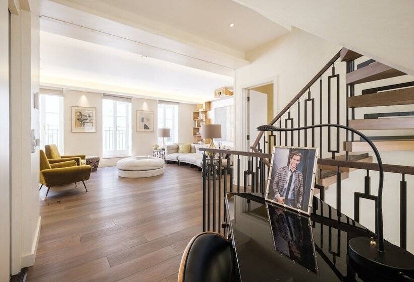 پانسیون Luxury Home With 3 Bed 2 Bath In London