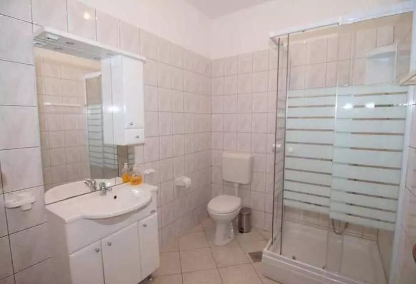 پانسیون Olive House