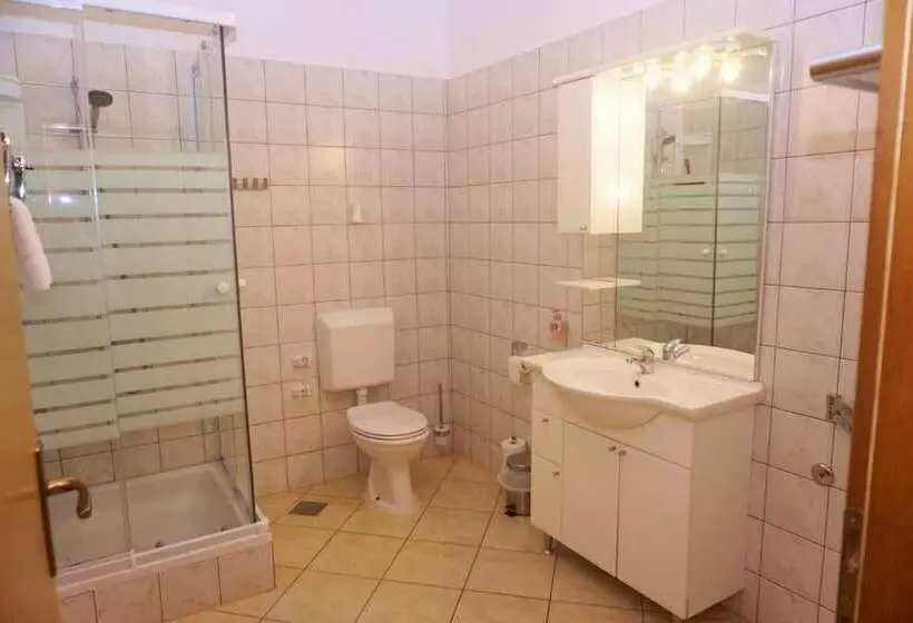 پانسیون Olive House