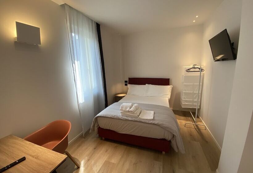 Prato Della Valle Apartments