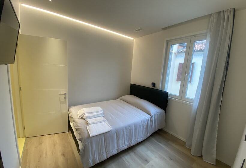 Prato Della Valle Apartments