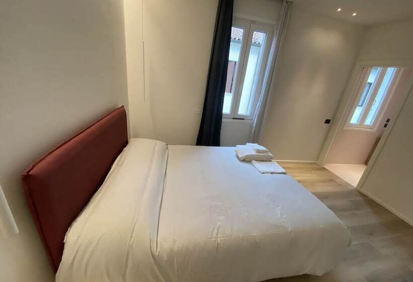 Prato Della Valle Apartments