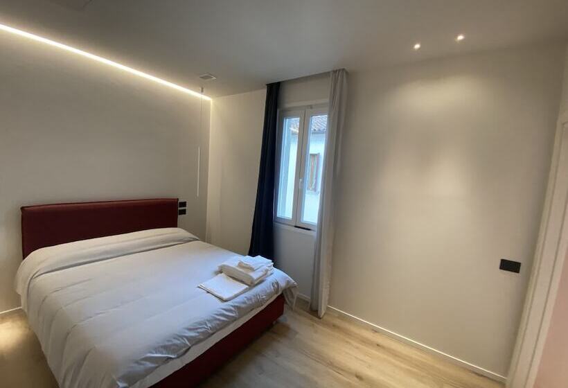 Prato Della Valle Apartments