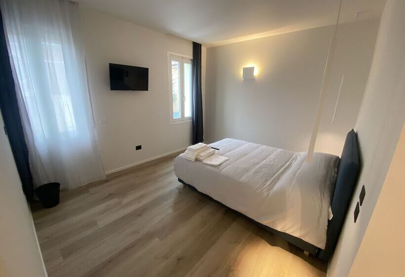 Prato Della Valle Apartments